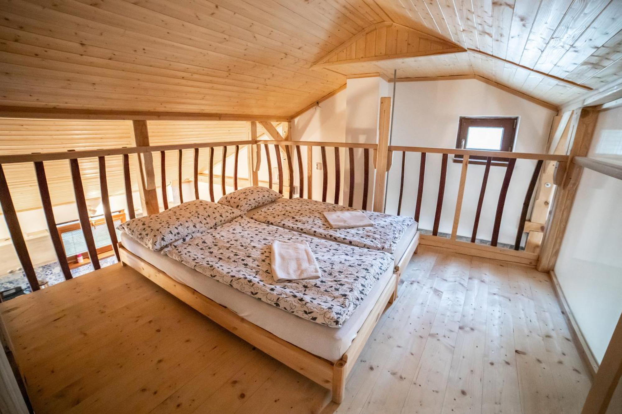 Vinny Sklep Kovarna - Nad Presovnou Rohatec Ngoại thất bức ảnh